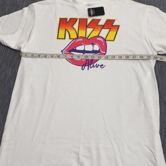 ๐ ๐ Kiss Alive NWT T-Shirt M - Picture 4 of 5